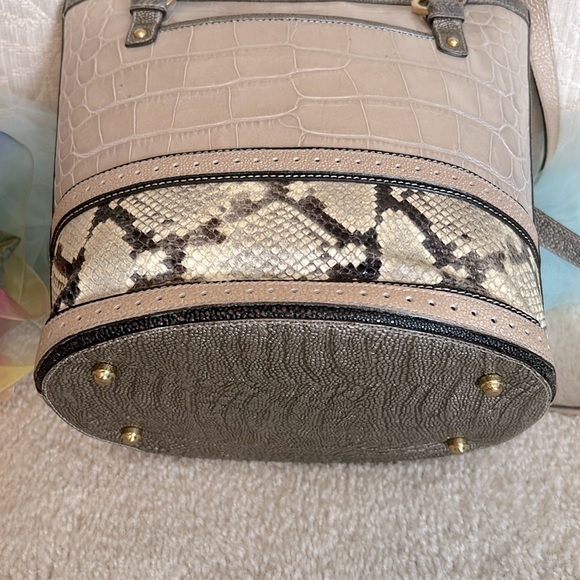 Brahmin Bucket Handbag Neutral Taupe - Picture 5 of 15